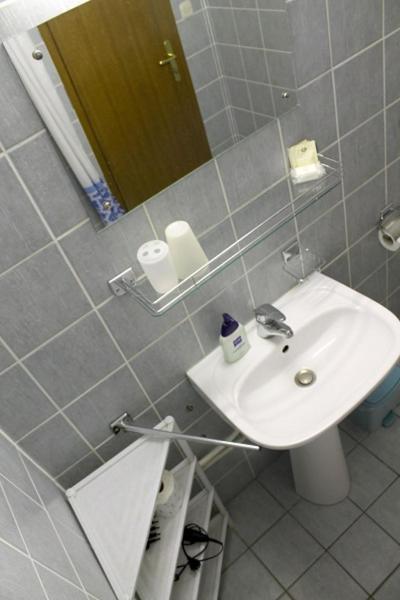 Domin Osijek Hotel Bagian luar foto