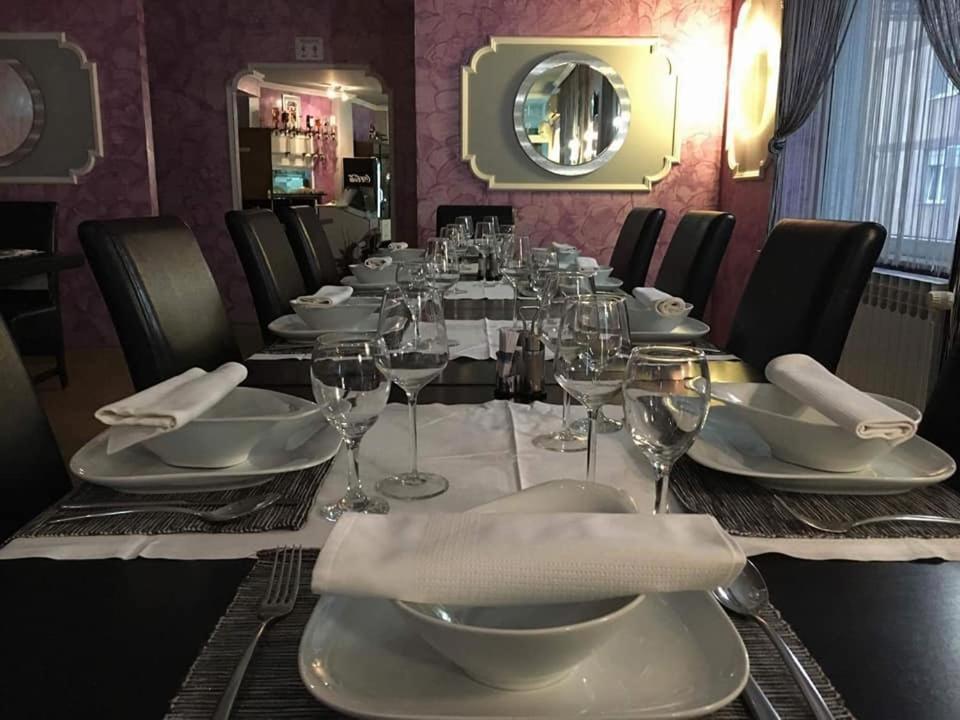 Domin Osijek Hotel Bagian luar foto